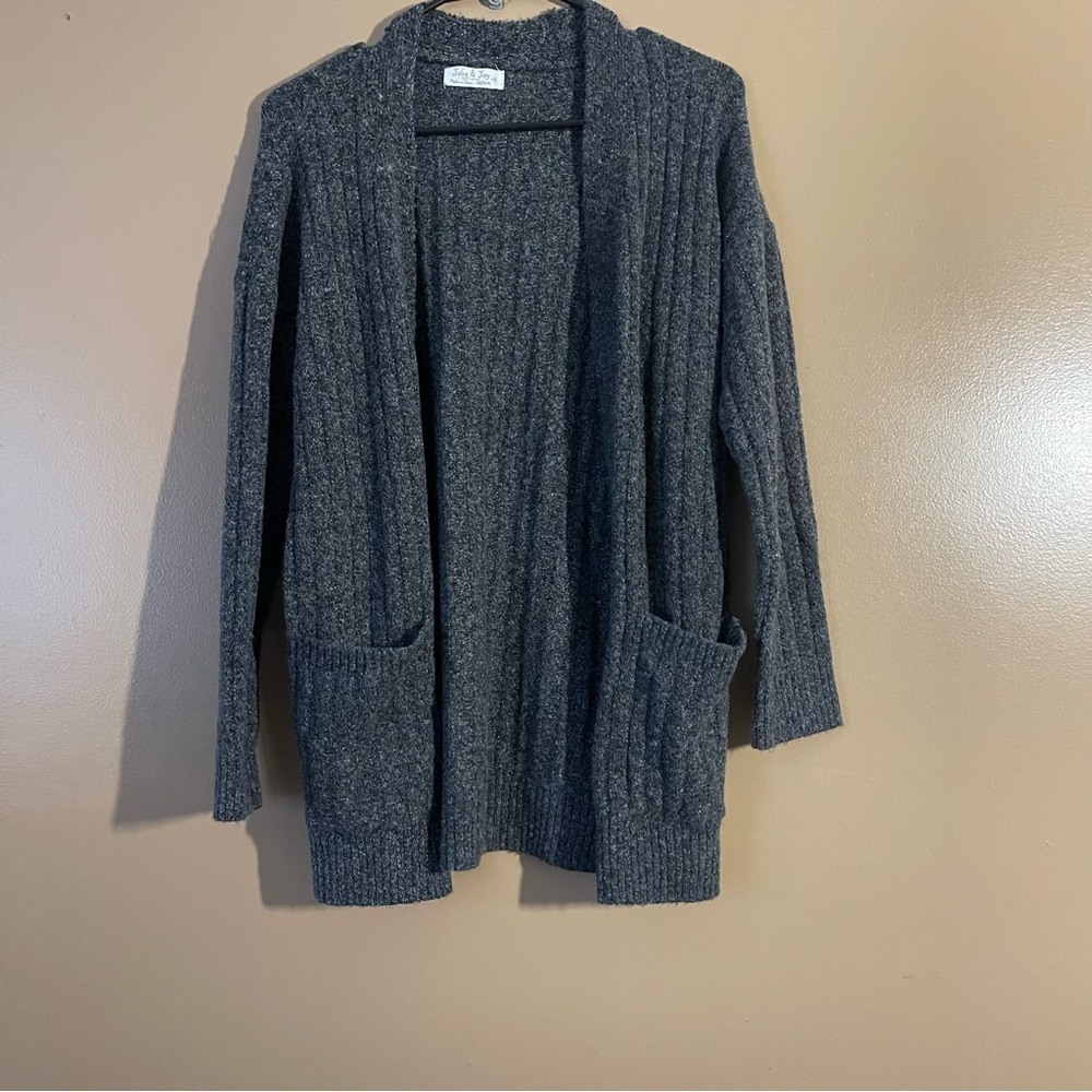 Jolie & Joy Cozy Gray cartigan Sweater size medium